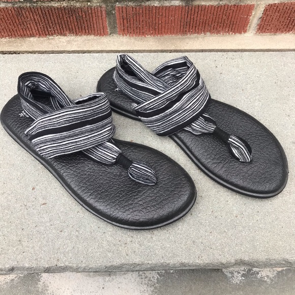 Sanuk Shoes - Sanuk black and white striped sling back sandal